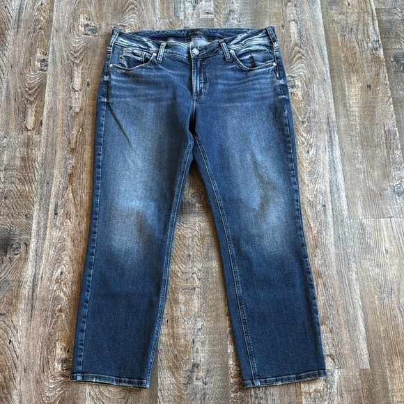 🎉HOST PICK 🎉Silver Jeans | Elyse Straight Crop Jeans - Picture 5 of 11